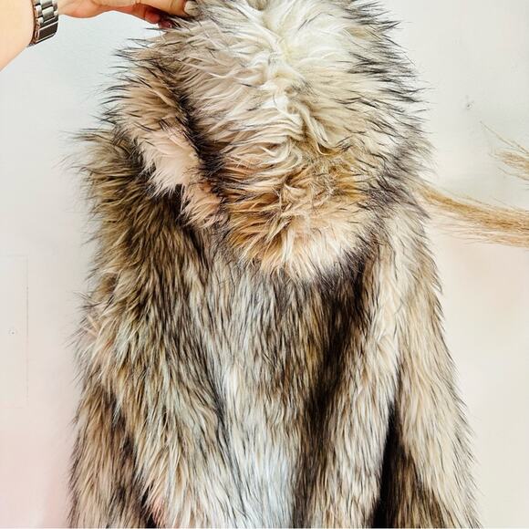 NEW FREE PEOPLE 6 SHORE ROAD Faux Fur Reversible Vest Hood Pockets Grey Lined M - Picture 7 of 7